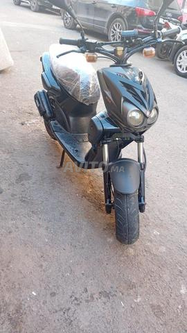 Scooter MBK encore neuf - 2