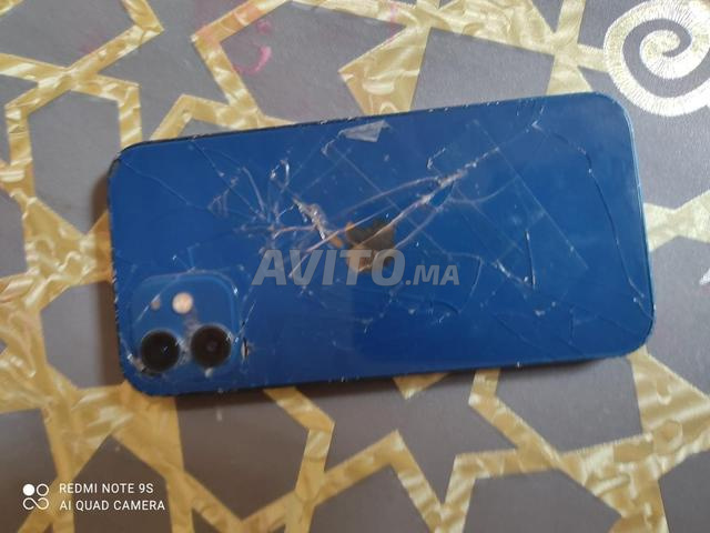 iPhone 12 écran batterie changés et dos cassé - 2