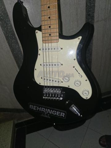 جيتار كهربائي Behringer Strat بحالة جيدة جداً - 2