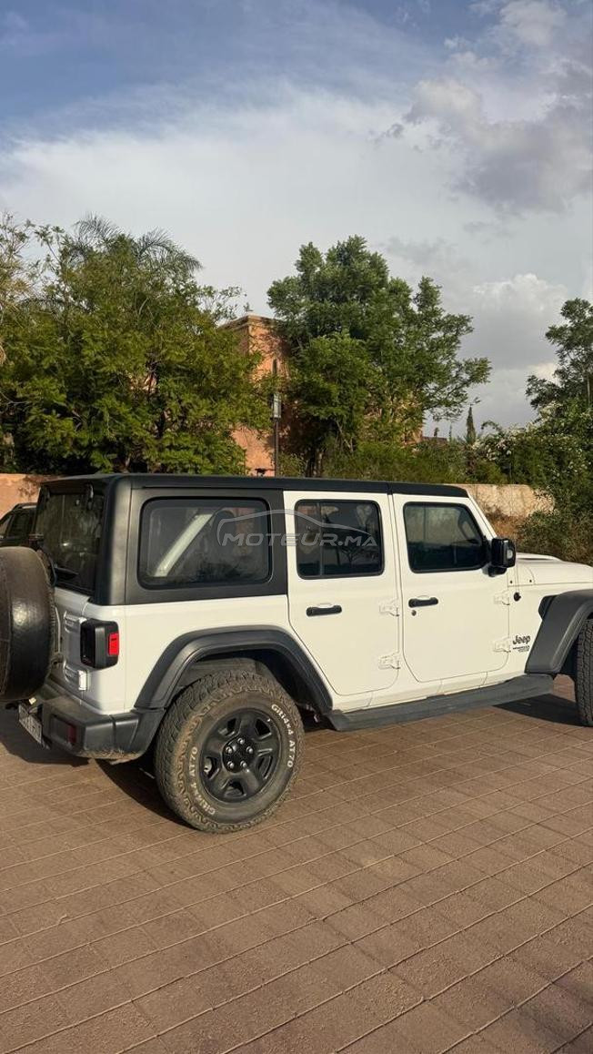 je mis en vente ma voiture jeep tres bon etat