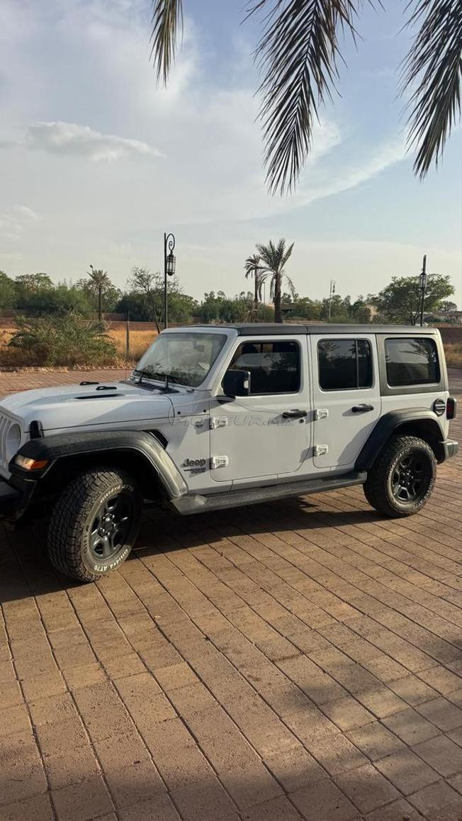 je mis en vente ma voiture jeep tres bon etat