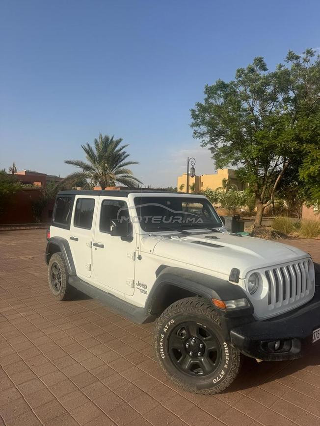 je mis en vente ma voiture jeep tres bon etat