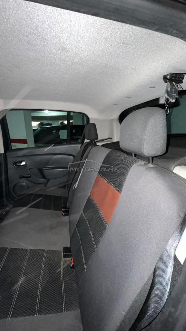 voiture jamais accidenté très bon état 