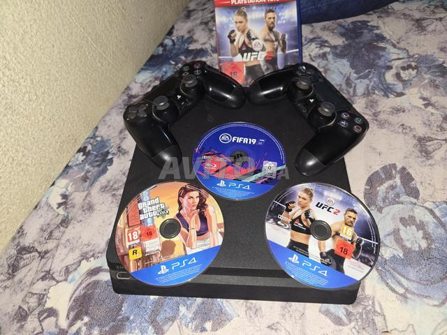 PS4 Slim 2 Manettes GTA 5 2 Jeux - 2