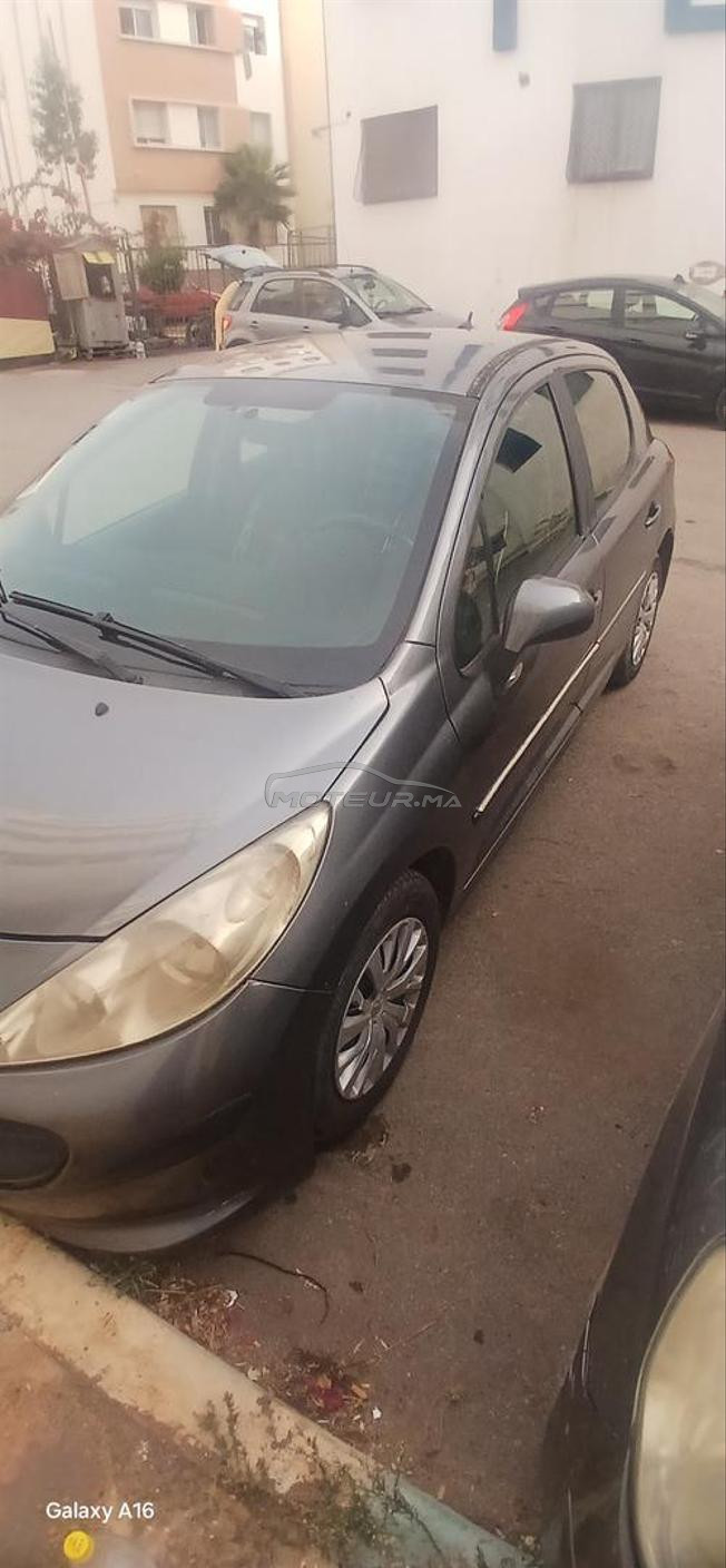 Je propose à la vente une Peugeot 207