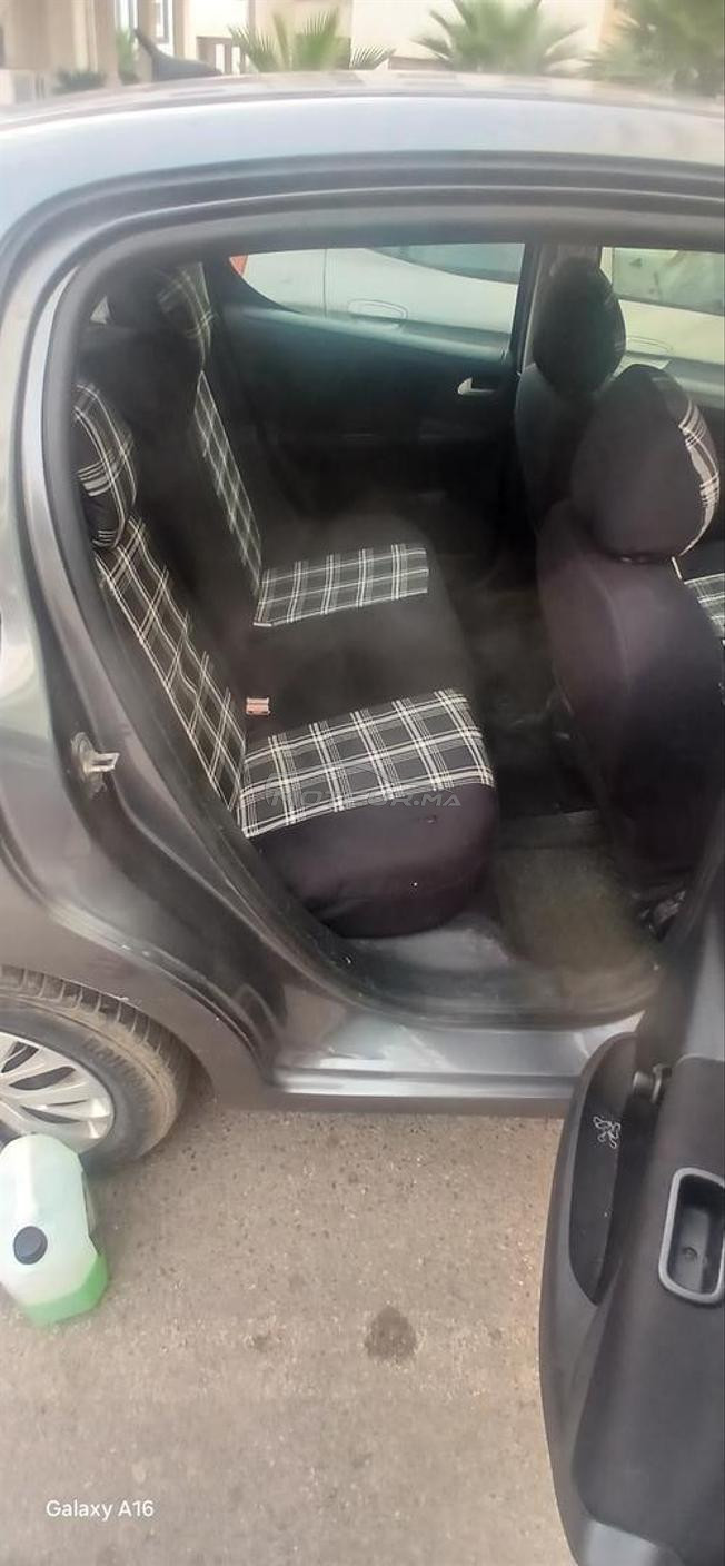 Je propose à la vente une Peugeot 207