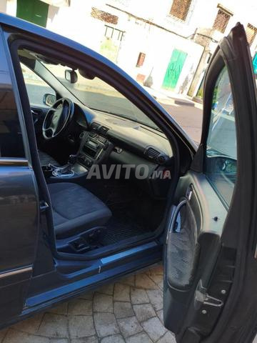بيع سيارة مرسيدس C220 - 2