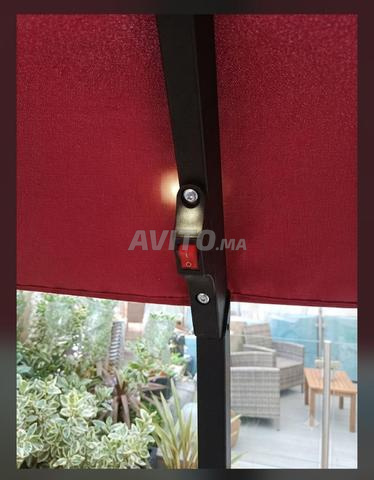 Grand parasol avec éclairage LED - 2
