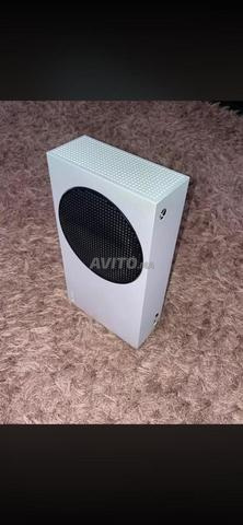 Xbox Series S 512 Go 
 2 Manettes - 2