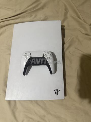 PS5 Standard avec 1 manette originale et jeu Red Dead 2