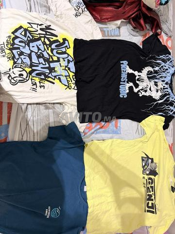 Superbe lot de plus de 20 vêtements de qualité.