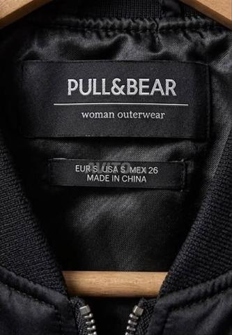 جاكيت بومبر ساتان أسود من ماركة PULL&BEAR - 2