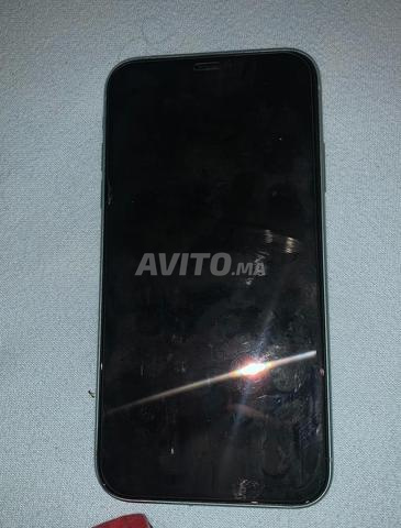 iPhone 11 en bon état - 2