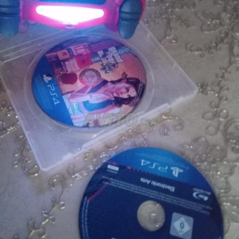 PS4 en bon état avec FIFA, PES et GTA - 2