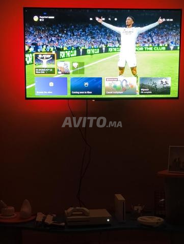 Xbox One S avec une manette originale - 2