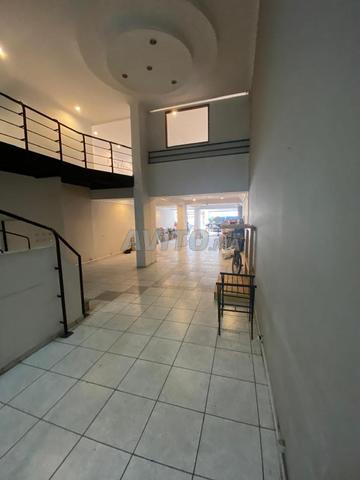 محل للإيجار 290 متر مربع معاريف - 2