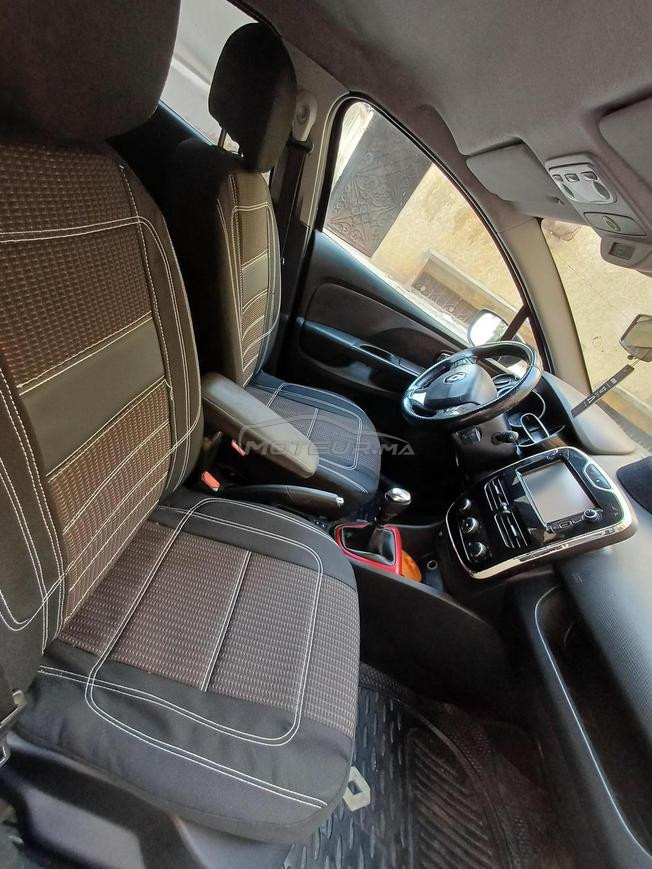 Renault Clio diesel de 2013, en très bon état.