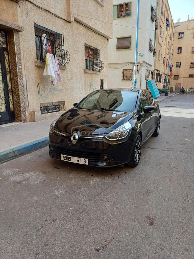 Renault Clio diesel de 2013, en très bon état.