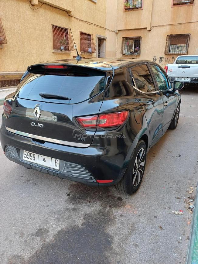 Renault Clio diesel de 2013, en très bon état.