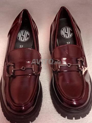 Mocassins femme couleur bordeaux brillante taille 37 état neuf NYC - 2
