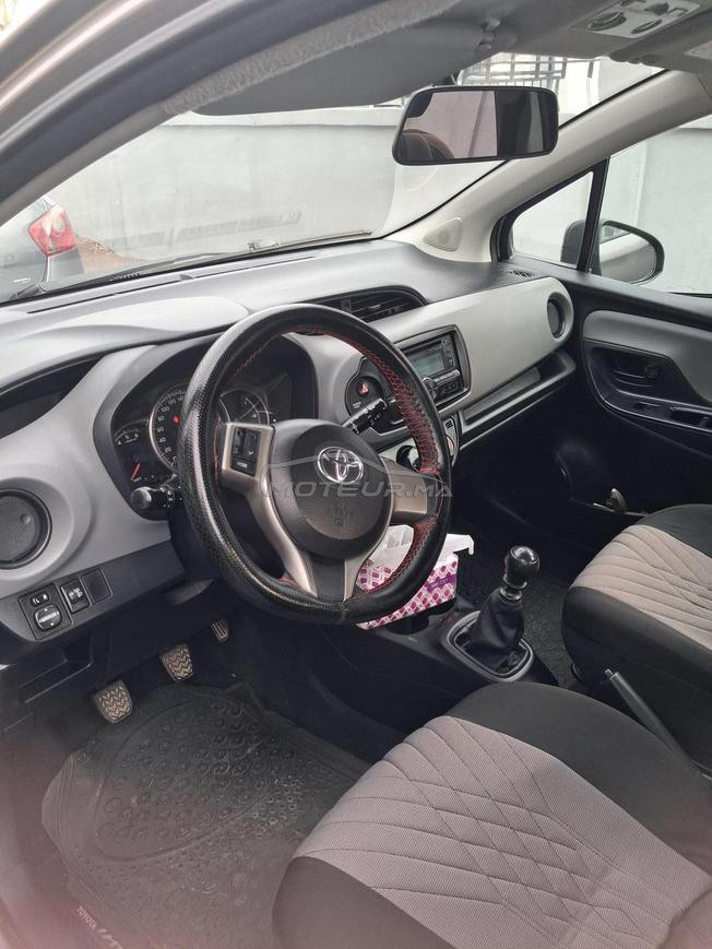 très belle voiture Toyota yaris