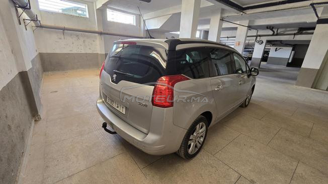 PEUGEOT 5008 AUTOMATIQUE 