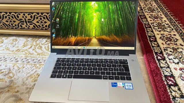 Huawei MateBook D15 مع العلبة الأصلية