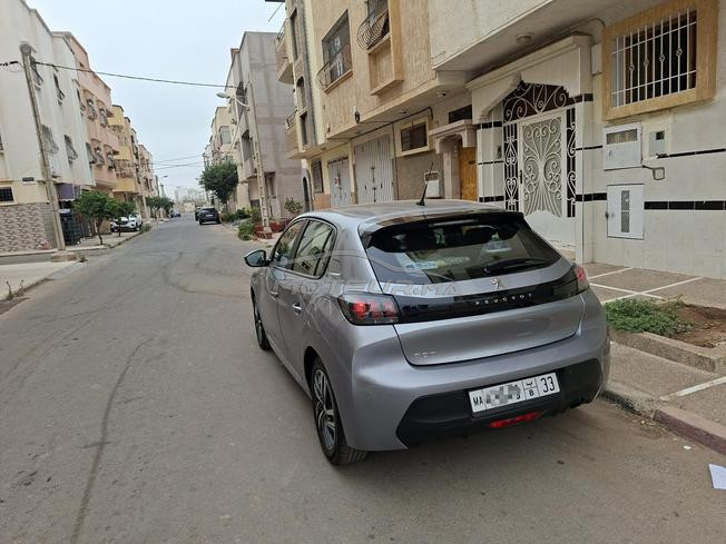 Peugeot 208 Diesel Manuelle 2023 à Agadir
