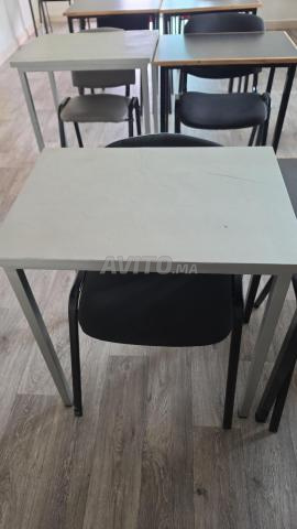 Chaise avec bureau en bon état - 2
