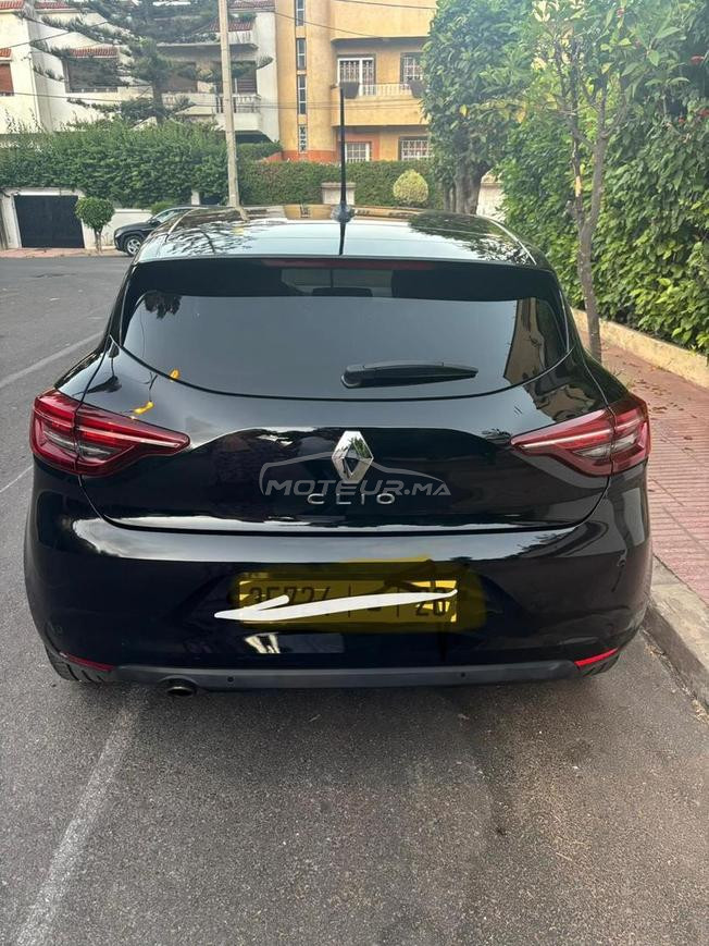Renault Clio Essence Automatique 2023 à Casablanca