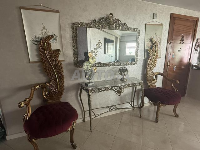 وحدة تحكم مرآة جميلة جداً وكرسييها الاثنان - 2