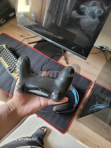 Manette PS4 bon état - 2