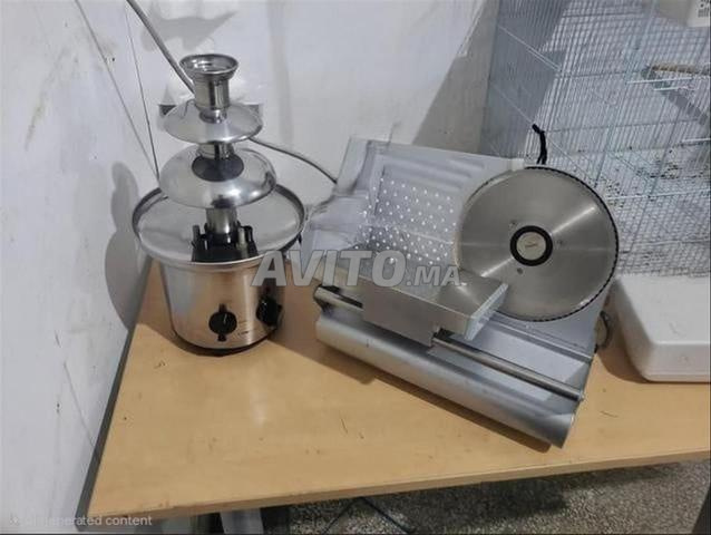 نافورة شوكولاتة آيس كروشر