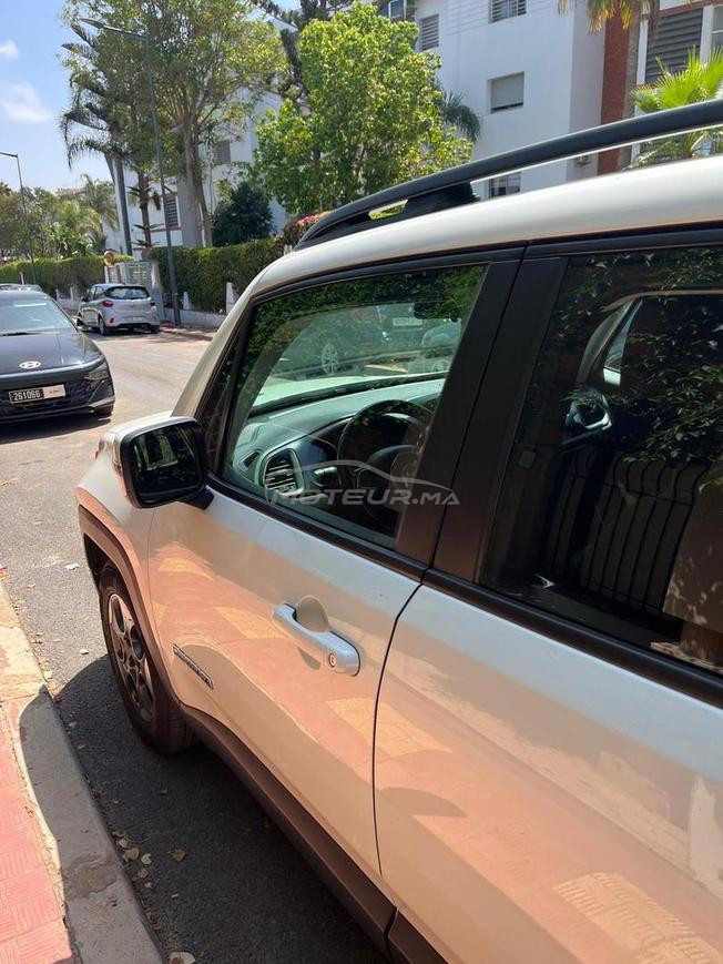 Jeep Renegade blanche 