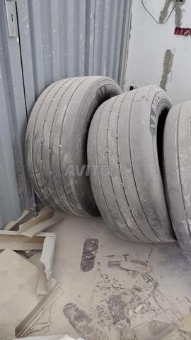 Lot de 7 Pneus Michelin 385/55 R22.5