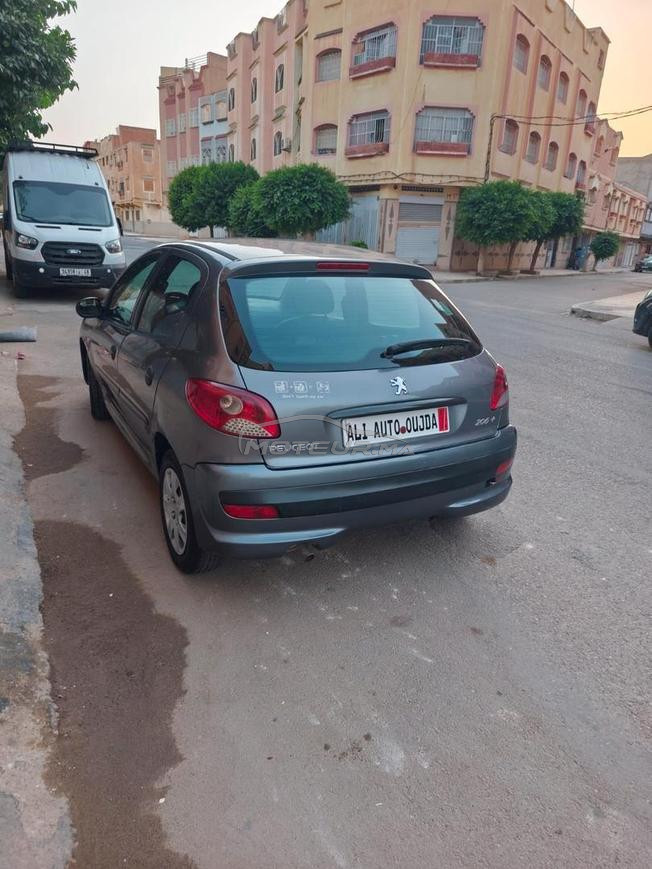سياره إقتصادية للبيع إصونص