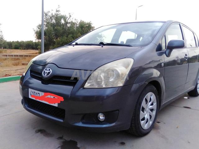 Toyota Verso propre - 2