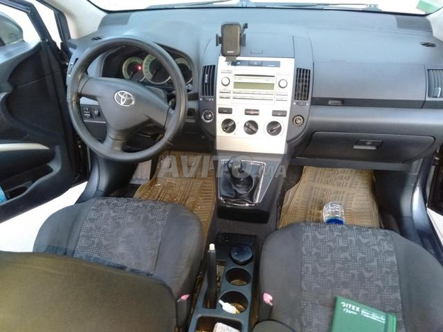 Toyota Verso propre - 2