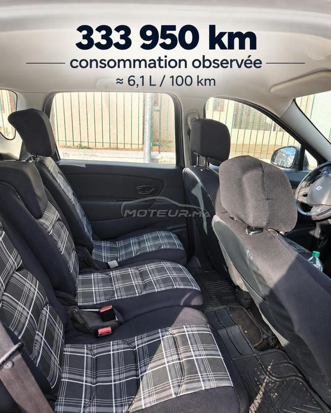 Renault Scenic 2ᵉ main 2011 à Casablanca