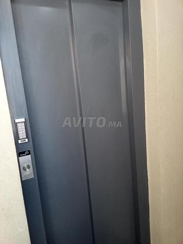 Appartement 3 chambres, salon, 2 SDB dans résidence gardée avec ascenseur