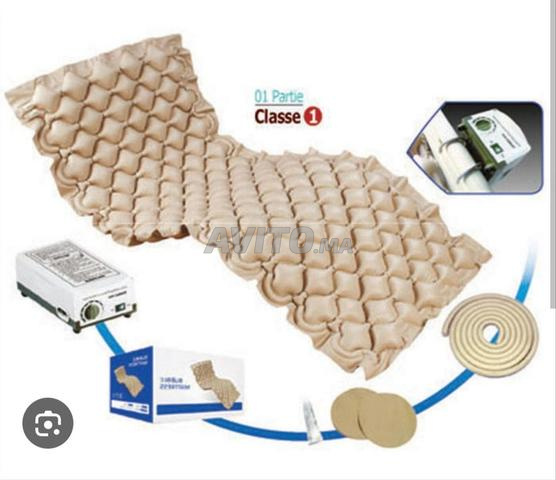 Chaise roulante toilette et matelas gonflable - 2