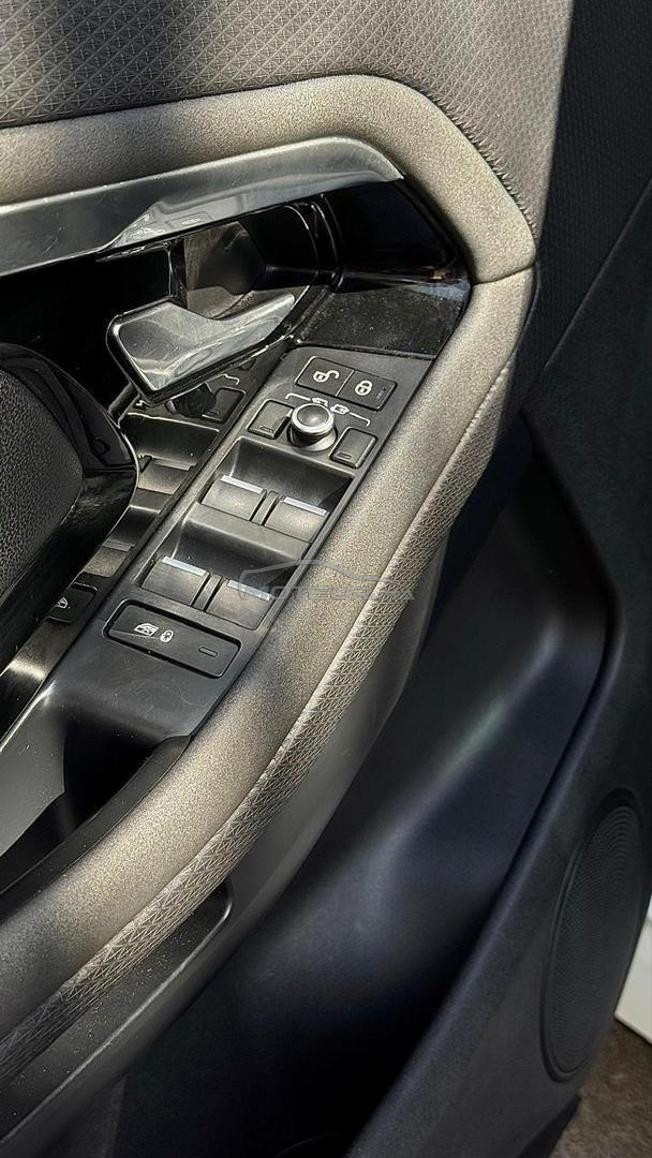 Range Rover Évoque “ BEBE VELAR “