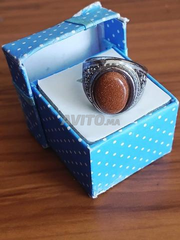 Bague vintage en métal argenté et pierre de sable 