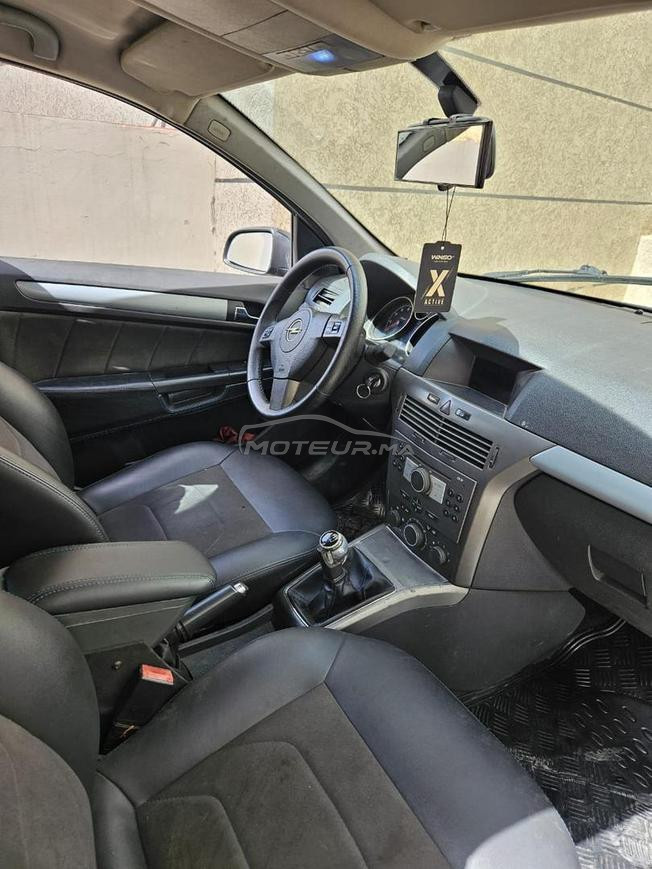 Opel Astra Essence Manuelle 2008 à Tanger