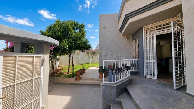 Villa de 404 m² à vendre – vue sur la forêt - 2