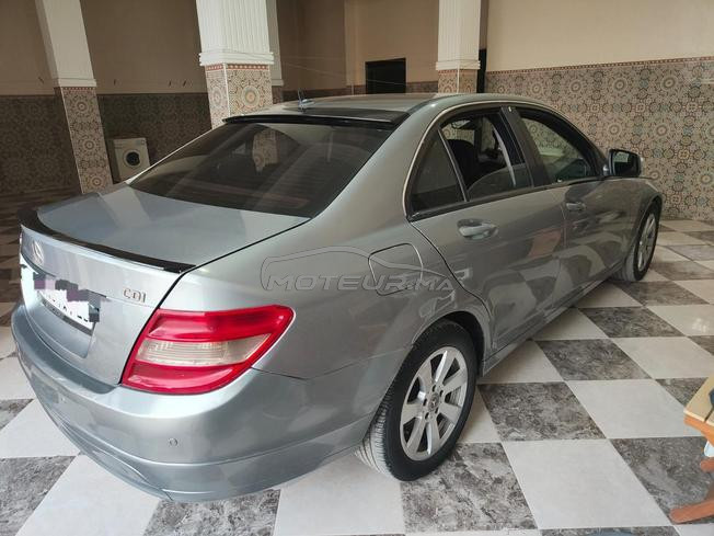 une voiture très bonne état a vendre