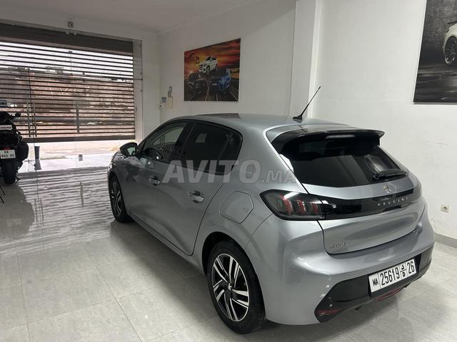 Peugeot 208 Diesel Automatique 2022 à Marrakech
