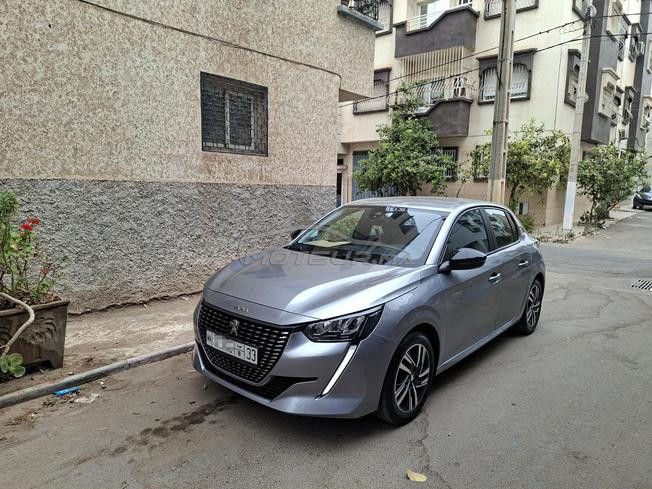 Peugeot 208 Diesel Manuelle 2023 à Agadir