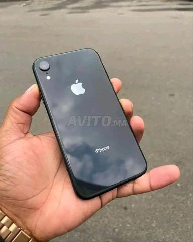 iPhone XR 128 Go - 2