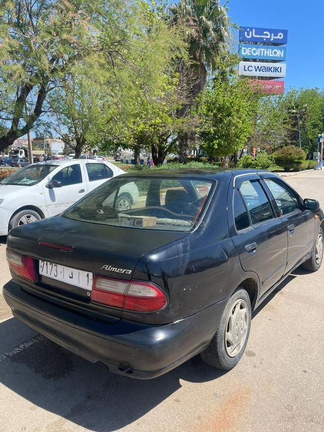 Nissan almera essance 1999